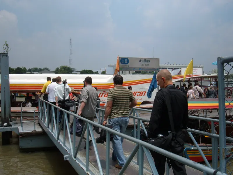 Passengers waiting at Tha Tien pier near Wat Pho